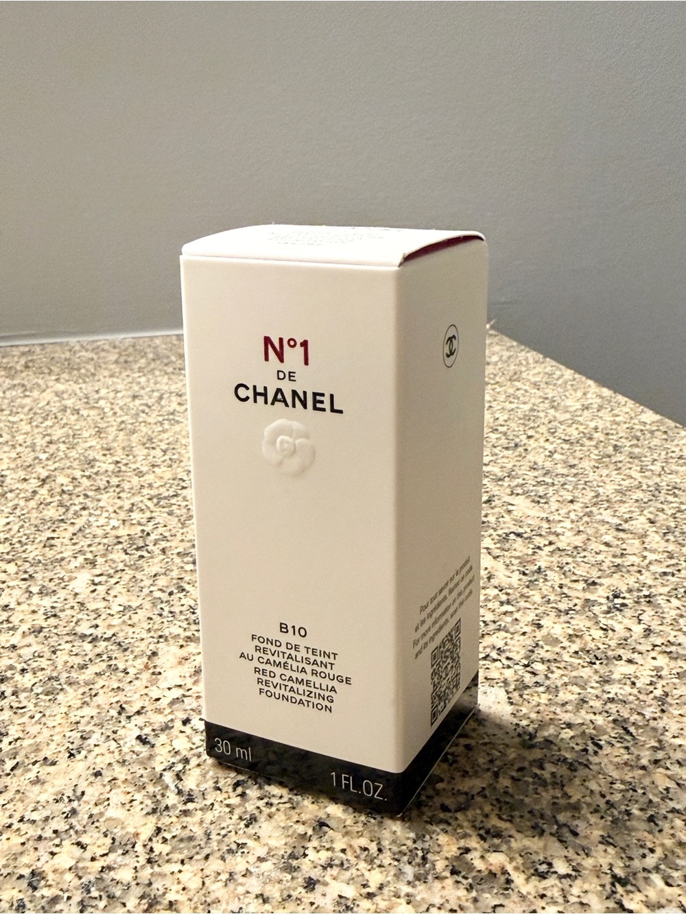 NEW-in-box Chanel N°1 De Chanel Revitalizing Foundation B10 30ml